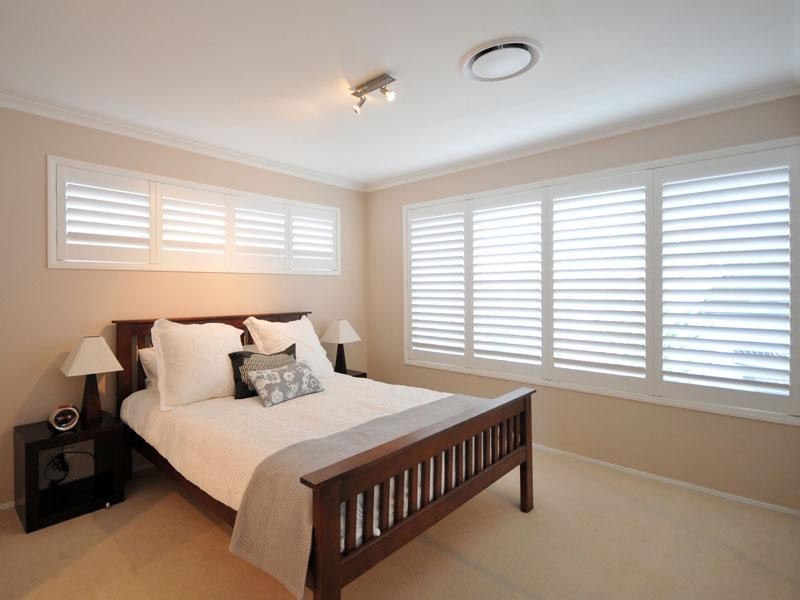 22 Welby Street, Broadbeach Waters QLD 4218