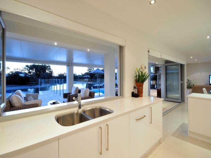 22 Welby Street, Broadbeach Waters QLD 4218