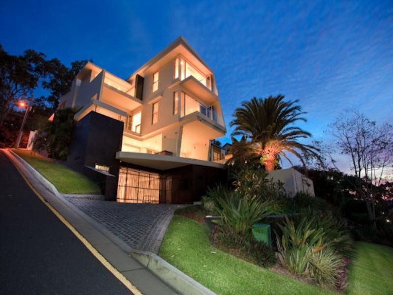 2 Ocean Street, Burleigh Heads QLD 4220