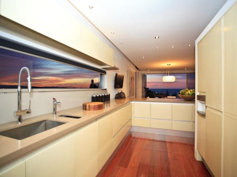 2 Ocean Street, Burleigh Heads QLD 4220