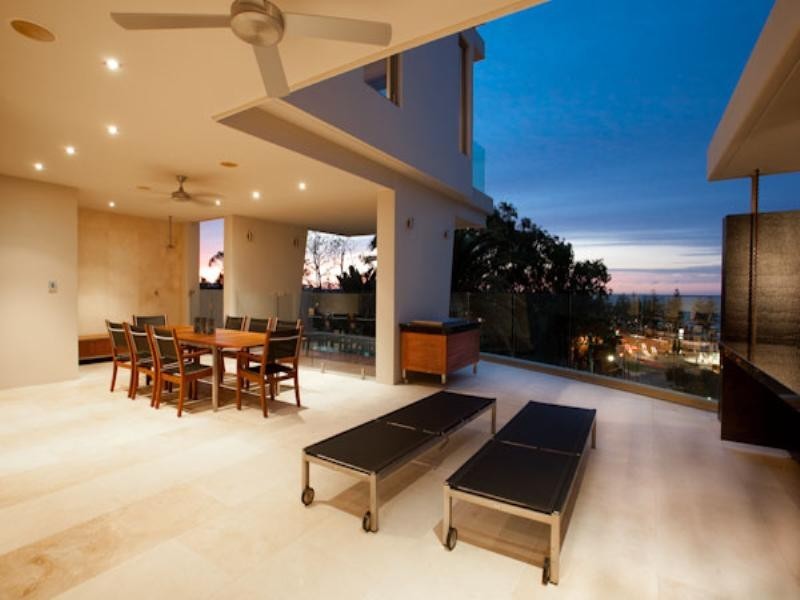 2 Ocean Street, Burleigh Heads QLD 4220