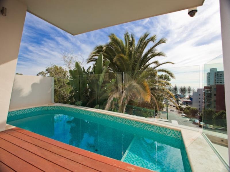 2 Ocean Street, Burleigh Heads QLD 4220