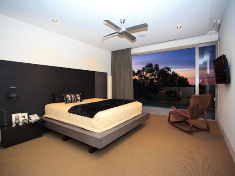 2 Ocean Street, Burleigh Heads QLD 4220