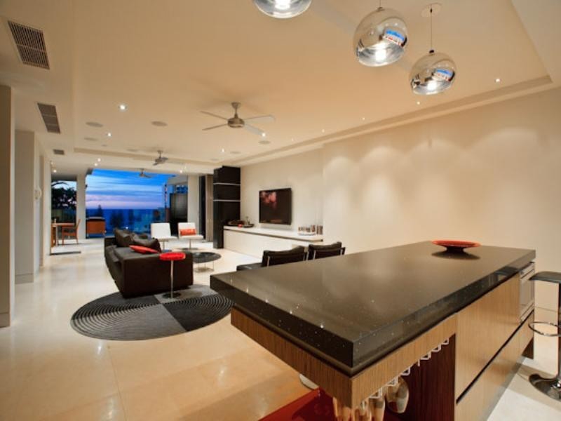 2 Ocean Street, Burleigh Heads QLD 4220