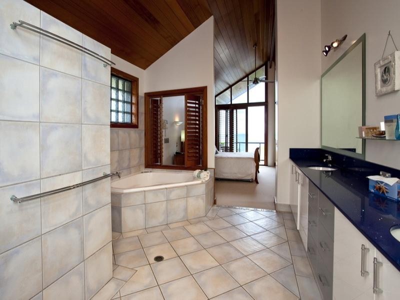 9 Short Street, Burleigh Heads QLD 4220