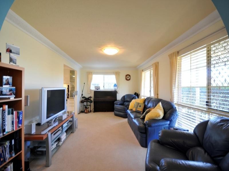 39 Bob Barnard Drive, Tugun QLD 4224