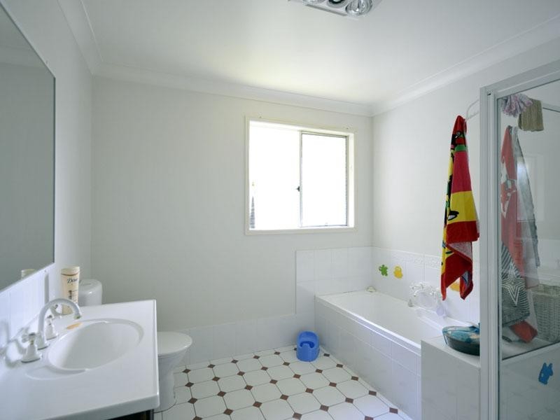 18 Bidwill Court, Elanora QLD 4221