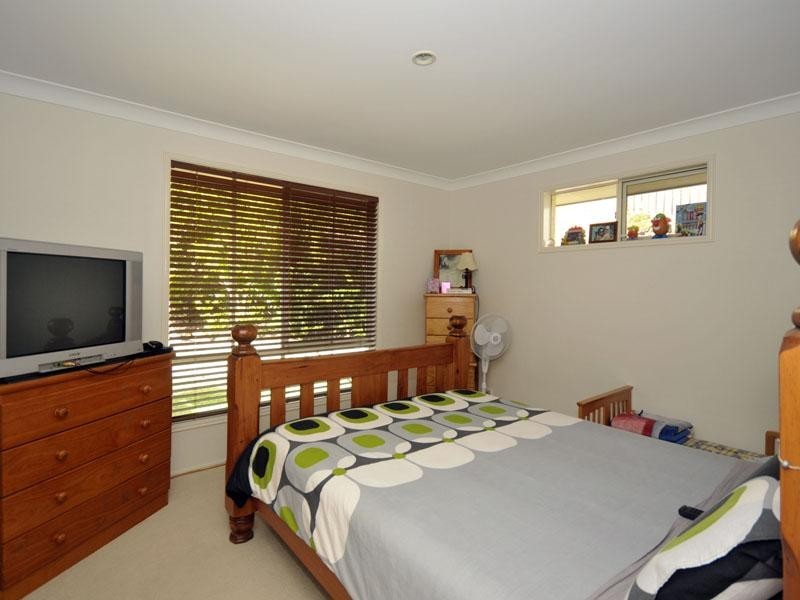 18 Bidwill Court, Elanora QLD 4221