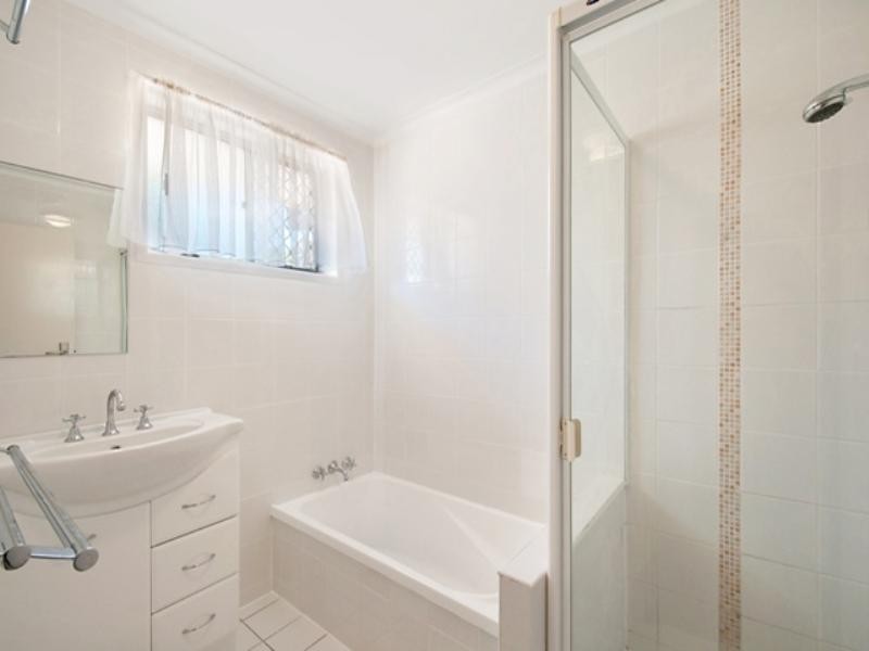 21 Lesley Avenue, Miami QLD 4220