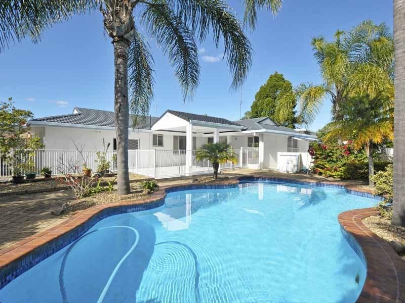 1 Cadence Avenue, Mermaid Waters QLD 4218