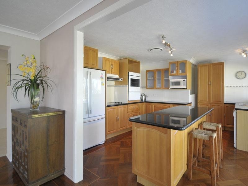 1 Cadence Avenue, Mermaid Waters QLD 4218