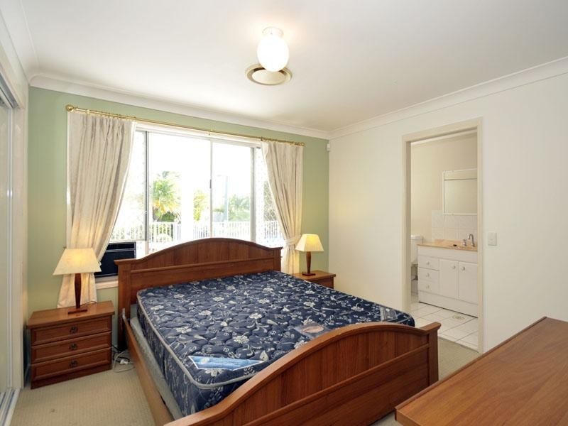 1 Cadence Avenue, Mermaid Waters QLD 4218