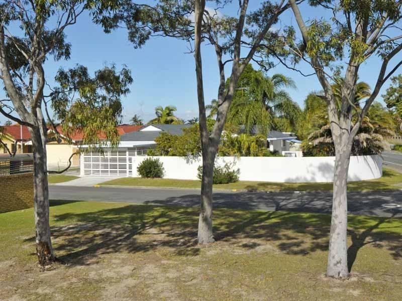 1 Cadence Avenue, Mermaid Waters QLD 4218