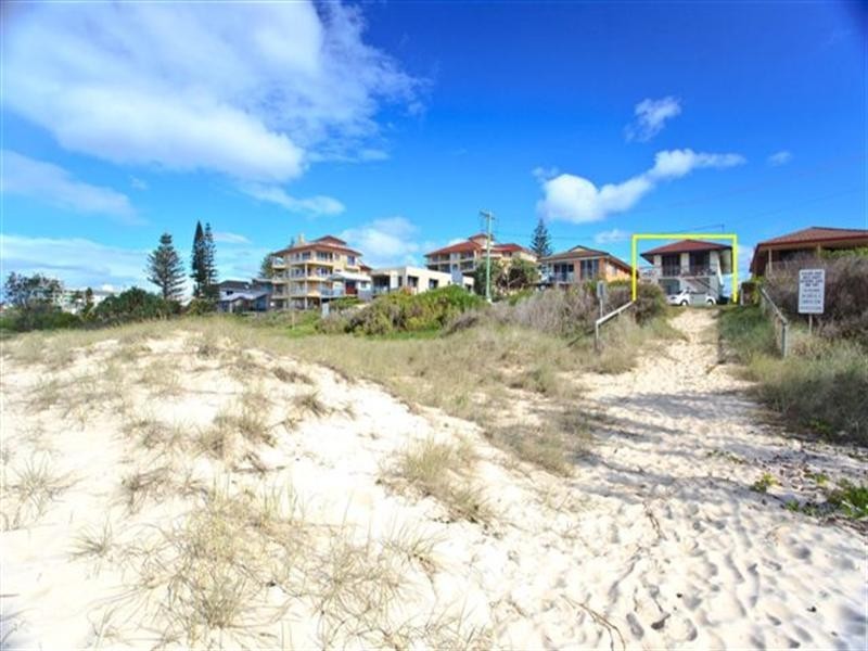 460 The Esplanade, Palm Beach QLD 4221