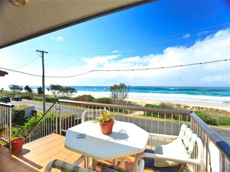 460 The Esplanade, Palm Beach QLD 4221