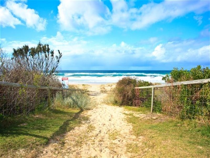 460 The Esplanade, Palm Beach QLD 4221