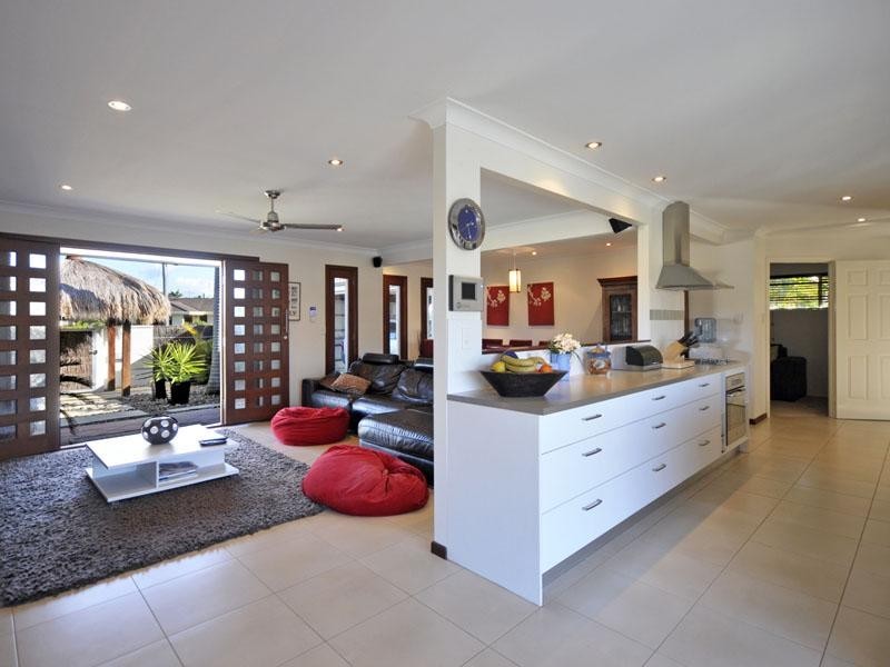 43 Seventh Avenue, Palm Beach QLD 4221