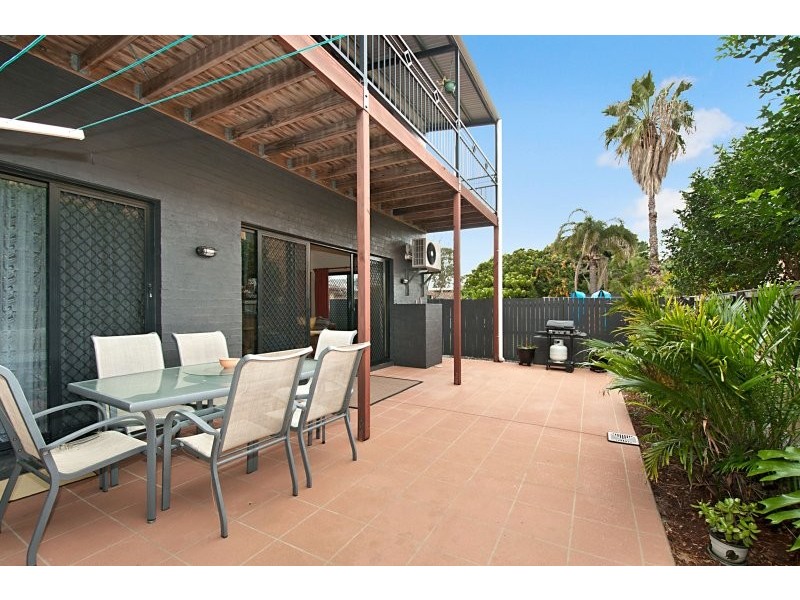 2/60 Chainey Avenue, Miami QLD 4220