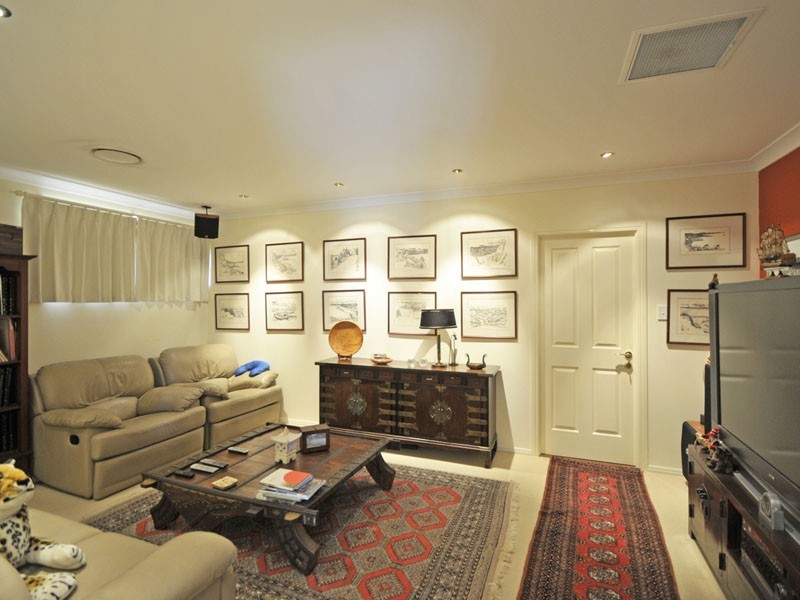 32 Port Drive, Mermaid Waters QLD 4218