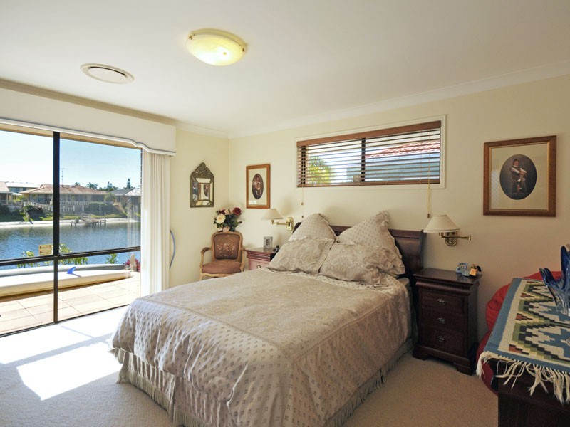 32 Port Drive, Mermaid Waters QLD 4218
