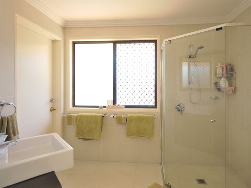 32 Port Drive, Mermaid Waters QLD 4218