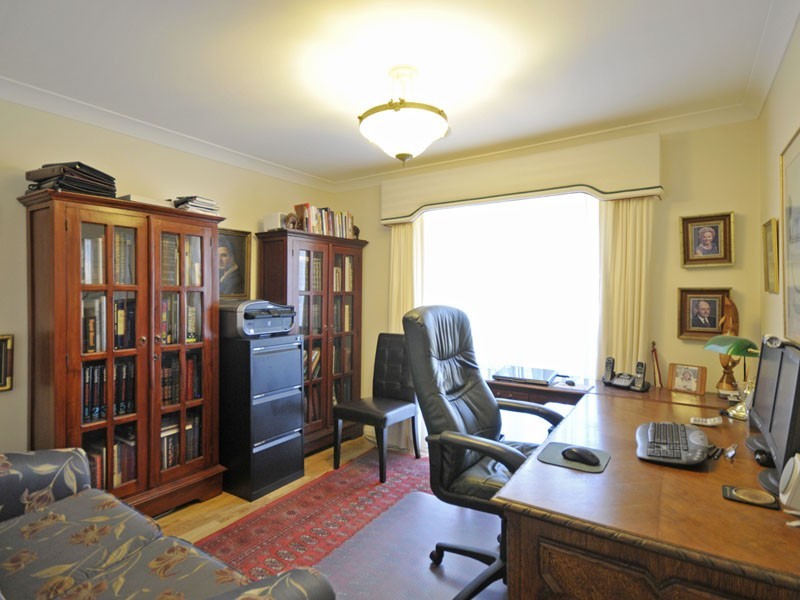 32 Port Drive, Mermaid Waters QLD 4218