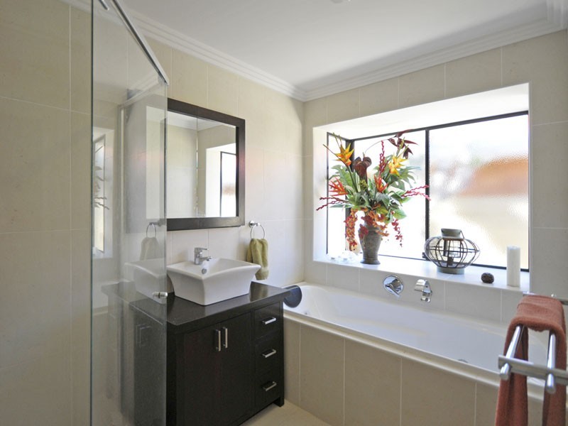 32 Port Drive, Mermaid Waters QLD 4218