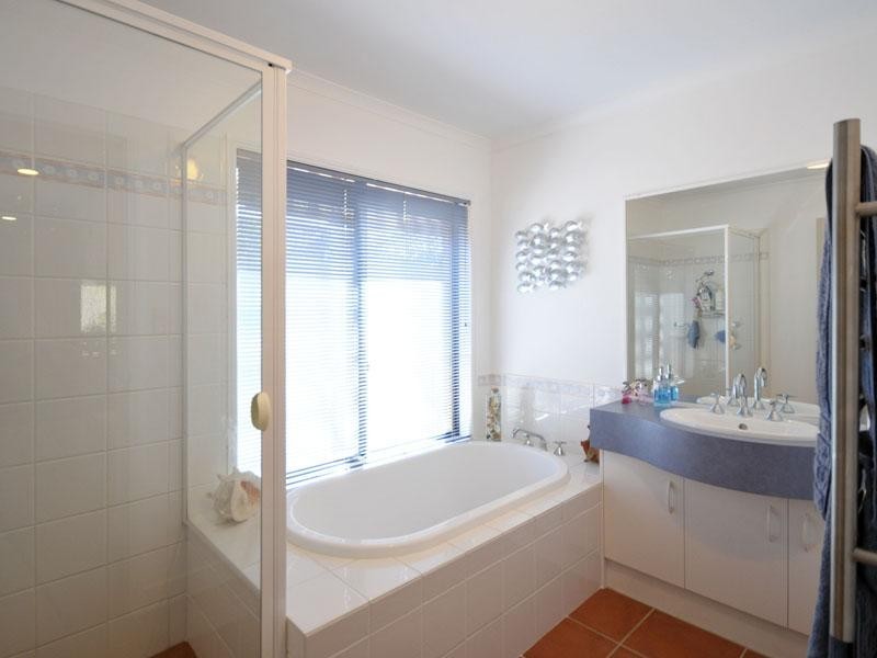 14 Sea Eagle Drive, Burleigh Waters QLD 4220