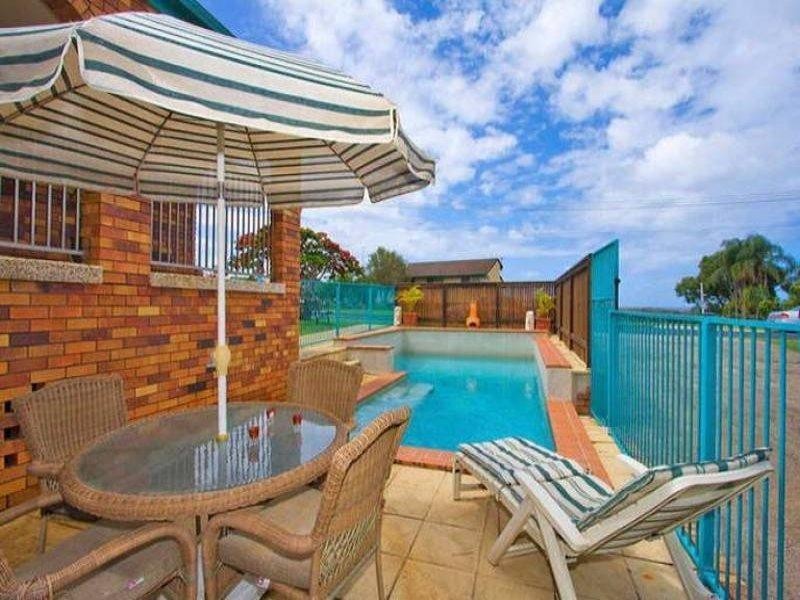22 Hibiscus Parade, Banora Point NSW 2486