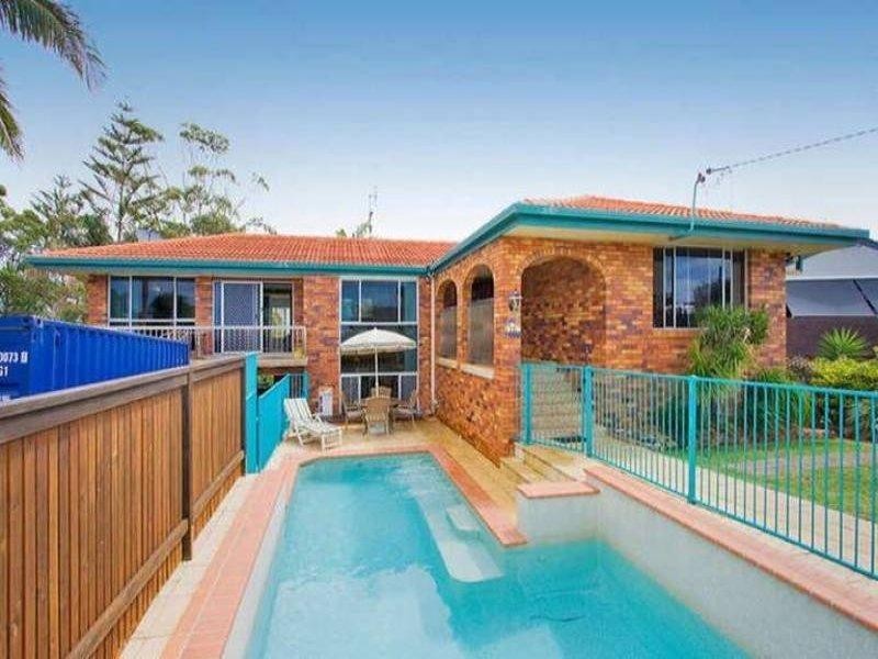 22 Hibiscus Parade, Banora Point NSW 2486