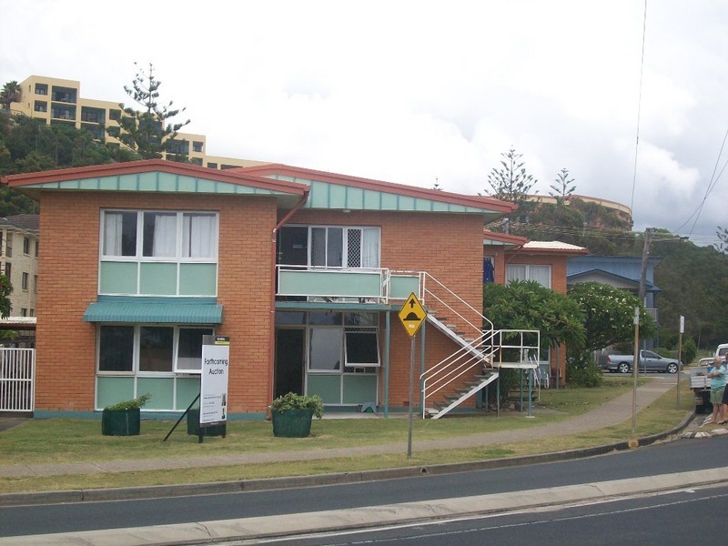 2 ‘Mermaid Court’, 144 Marine Parade, Miami QLD 4220