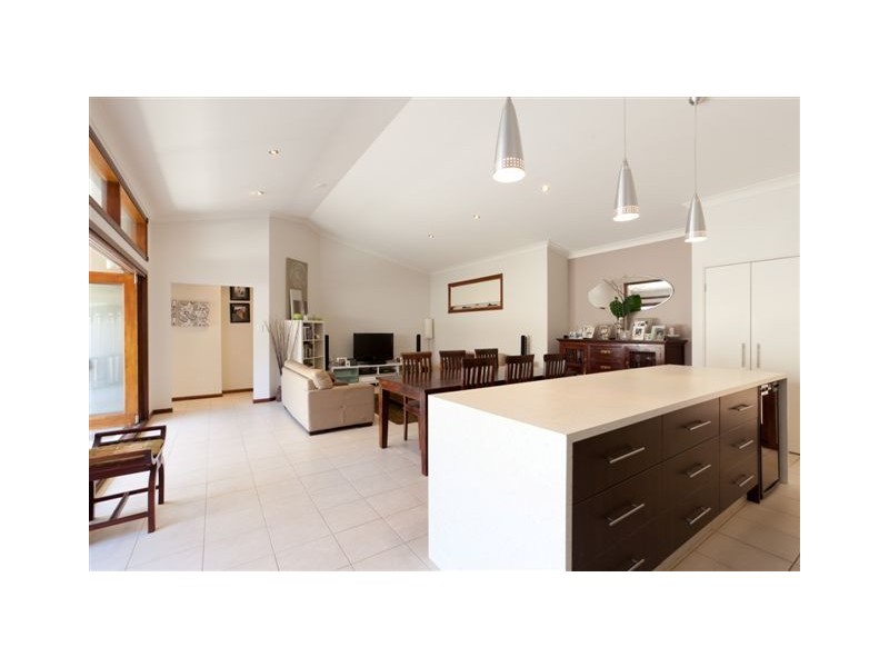 3 Campelles Avenue, Varsity Lakes QLD 4227