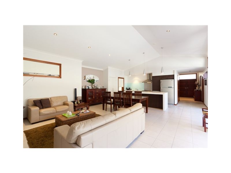 3 Campelles Avenue, Varsity Lakes QLD 4227