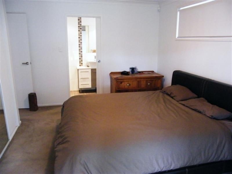 33 Bardon Avenue, Miami QLD 4220