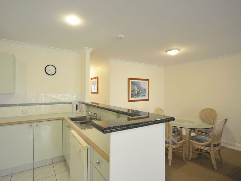 B19 Great Hall Drive, Miami QLD 4220