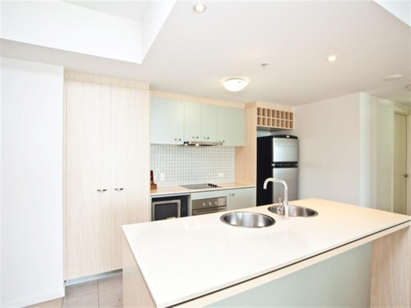 1103/18 Fern Street, Surfers Paradise QLD 4217