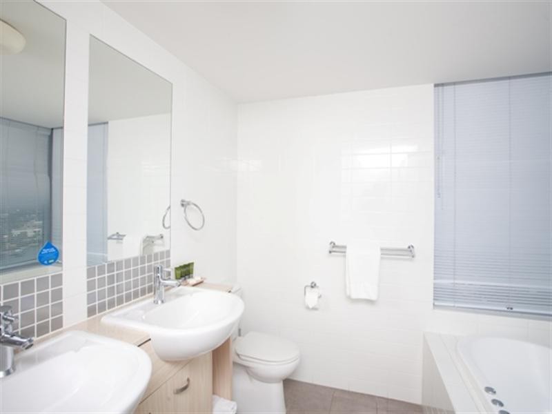 1103/18 Fern Street, Surfers Paradise QLD 4217