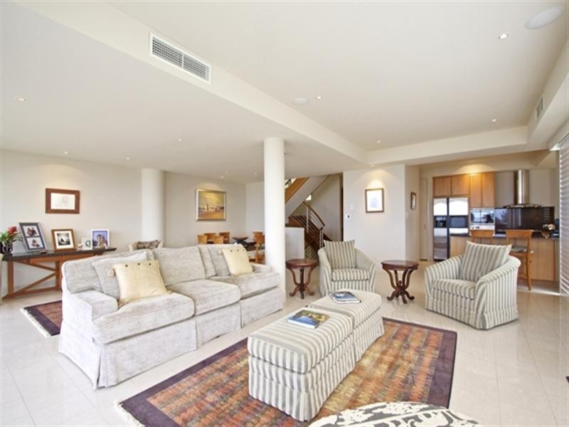 41 Jefferson Lane, Palm Beach QLD 4221