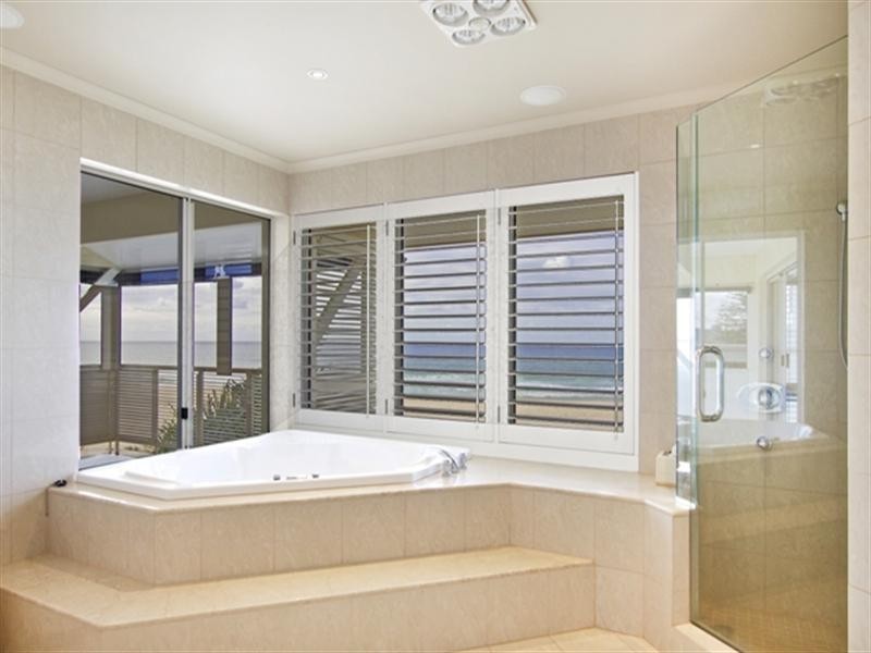 41 Jefferson Lane, Palm Beach QLD 4221