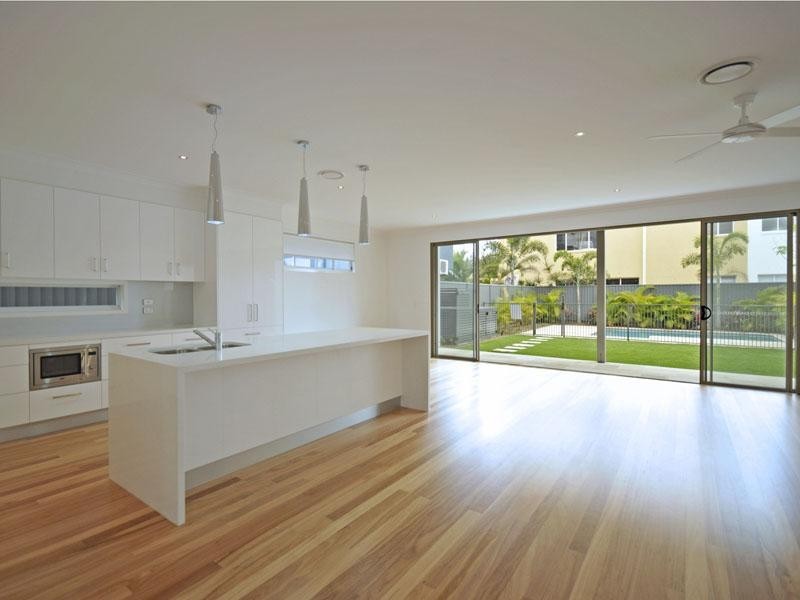 19 Ventura Road, Mermaid Beach QLD 4218