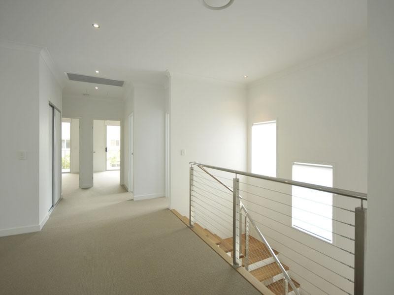 19 Ventura Road, Mermaid Beach QLD 4218