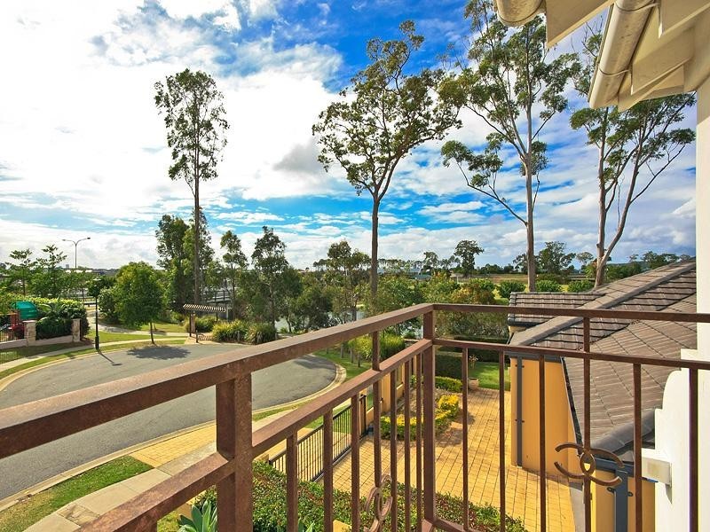 15 Avellino Drive, Varsity Lakes QLD 4227