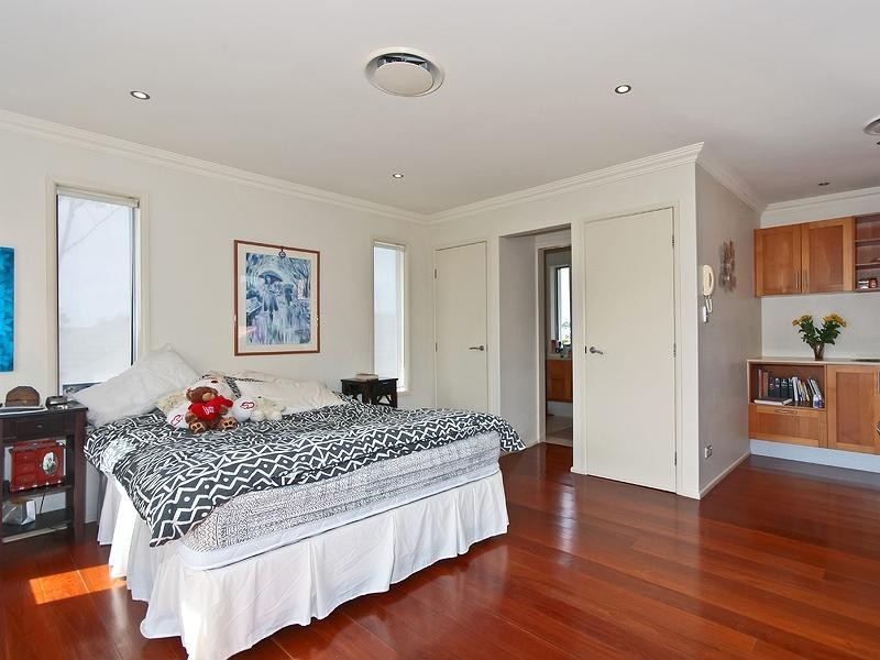 15 Avellino Drive, Varsity Lakes QLD 4227