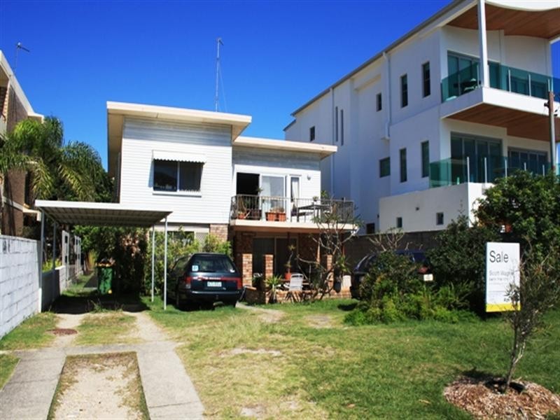 4 Seagull Avenue, Mermaid Beach QLD 4218