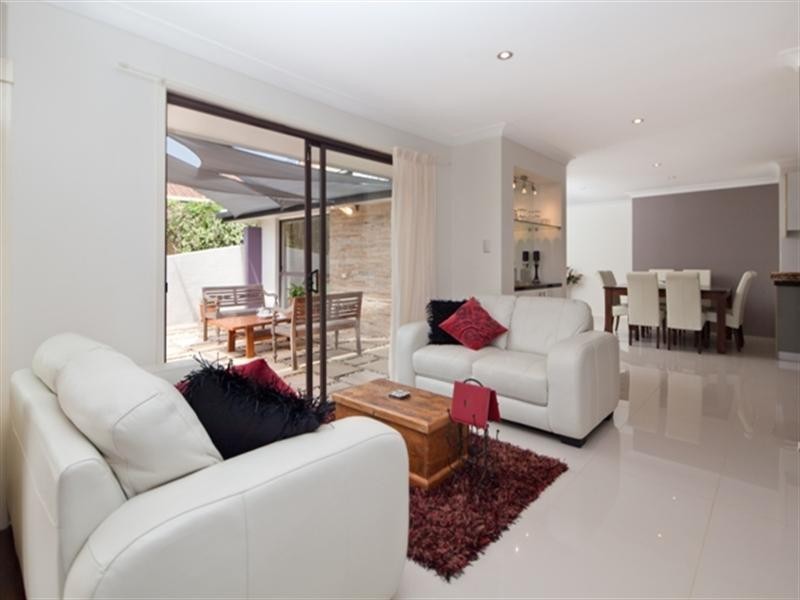 3 Palona Place, Ashmore QLD 4214