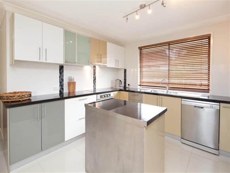 3 Palona Place, Ashmore QLD 4214