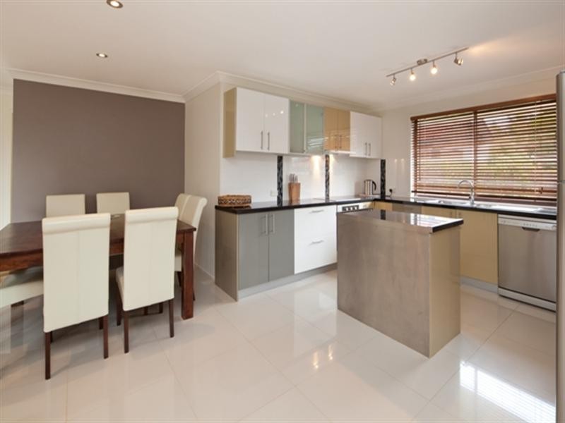 3 Palona Place, Ashmore QLD 4214