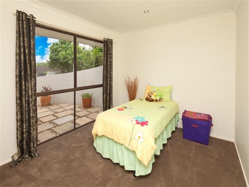 3 Palona Place, Ashmore QLD 4214