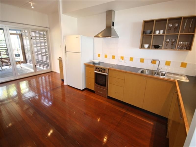 428 The Esplanade, Palm Beach QLD 4221