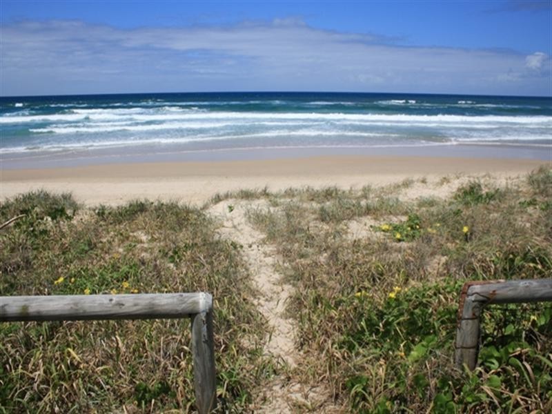 428 The Esplanade, Palm Beach QLD 4221